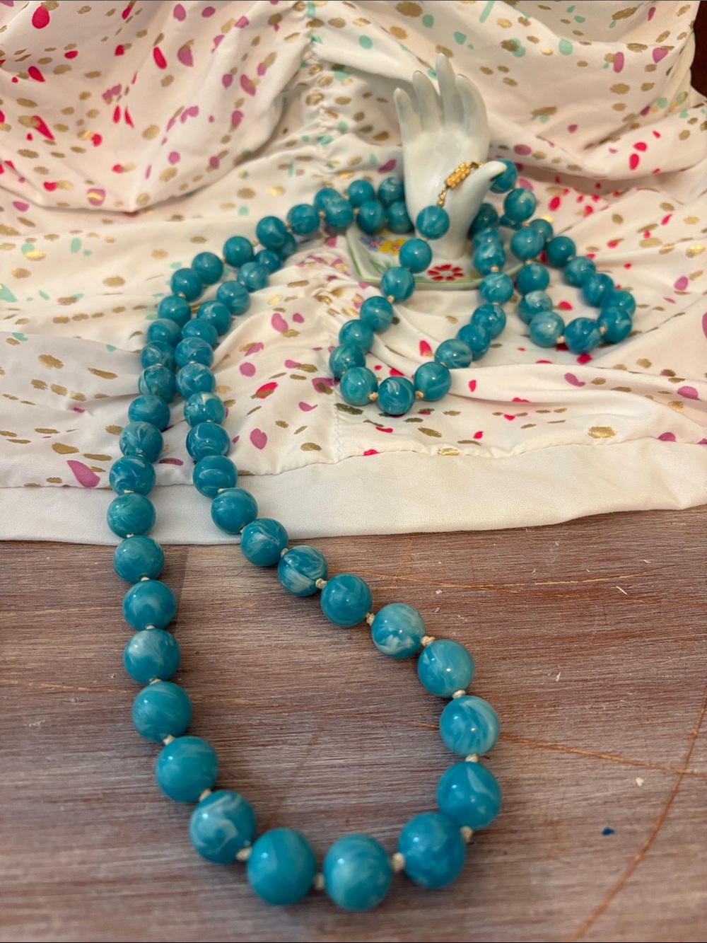 Multi-Color Pearl and Bead Necklace Set - Blue, Red, Navy, Cream entire Lot of 5 - Picture 5 of 9